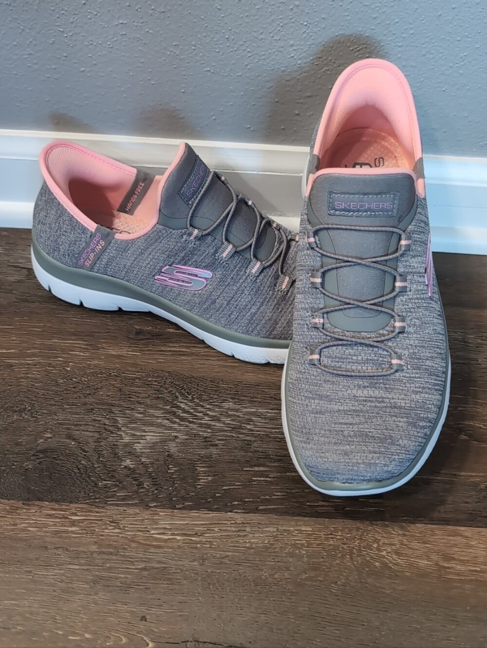 Women's Sketchers Gray & Pink Hands Free Slip-In Summits Everyday Shoe Sz. 7